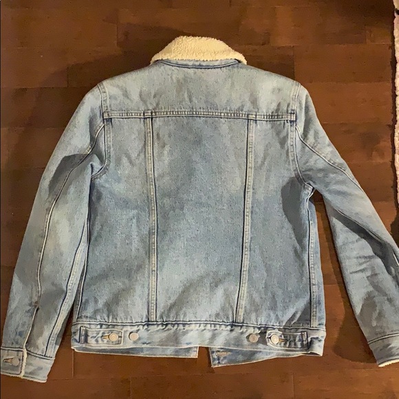 Levi’s Faux Shearling Denim Trucker Jacket - Picture 5 of 5